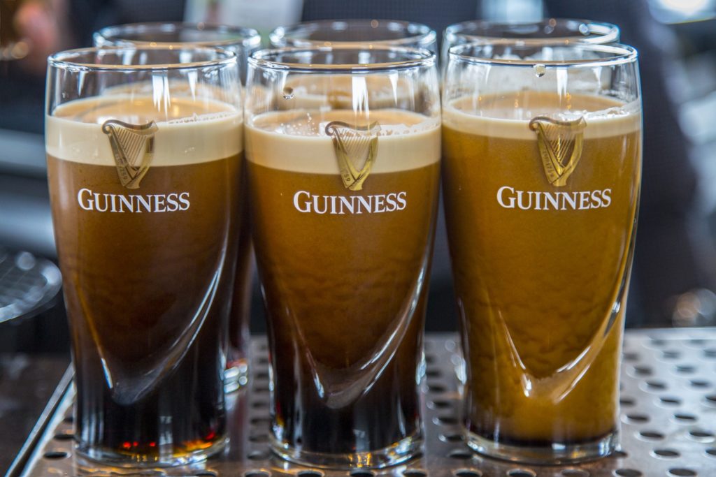 https://www.walkingtheworld.com/wp-content/uploads/2019/06/pintofguinness-1.jpg